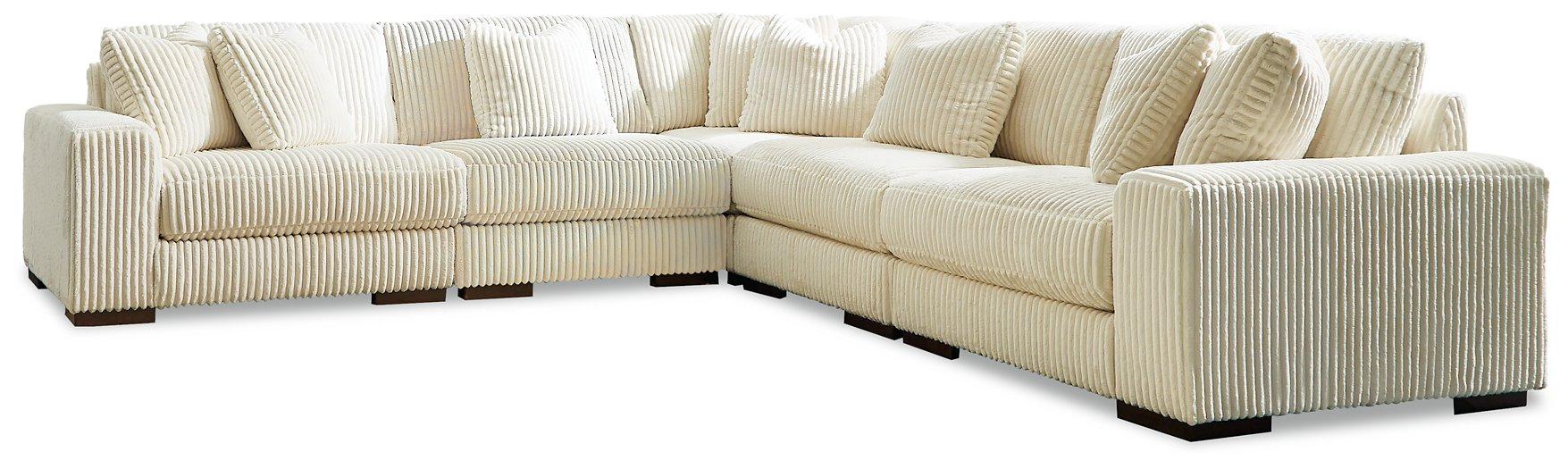 Lindyn Sectional